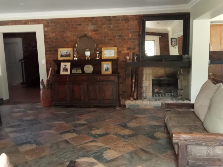 5 Bedroom Property for Sale in Kameeldrift West Gauteng