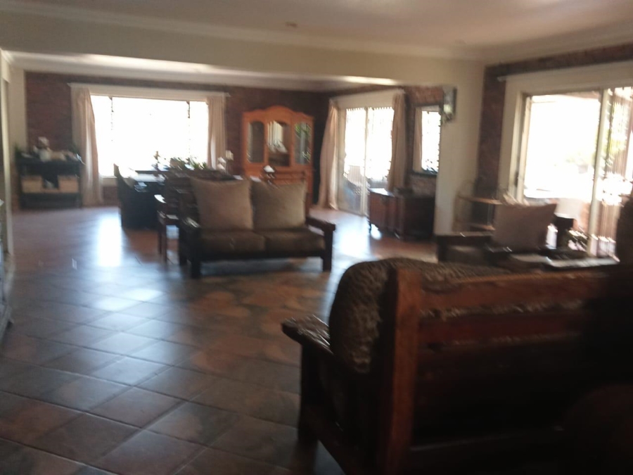 5 Bedroom Property for Sale in Kameeldrift West Gauteng