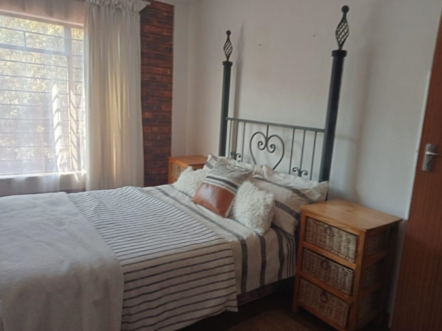 5 Bedroom Property for Sale in Kameeldrift West Gauteng