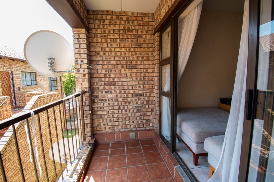 2 Bedroom Property for Sale in Weltevreden Park Gauteng