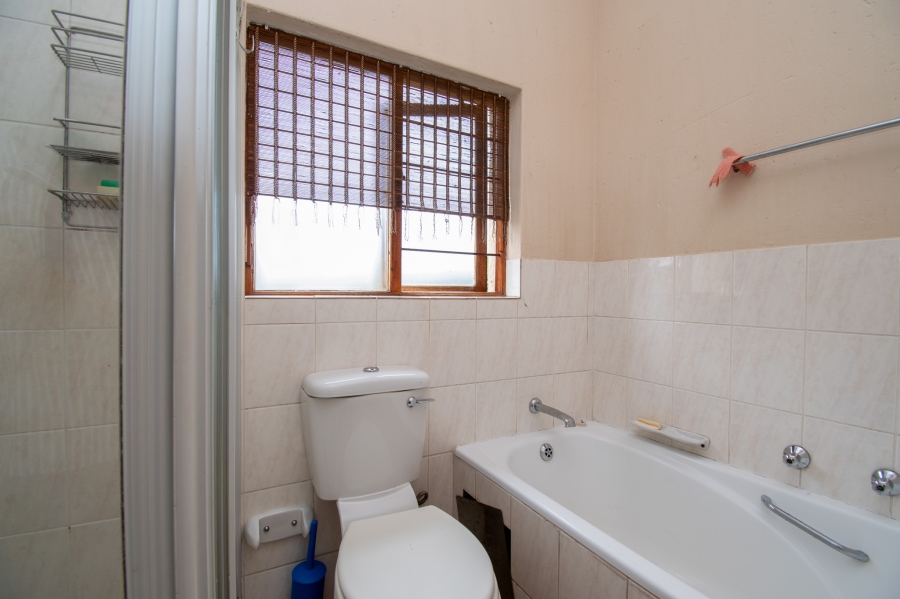 2 Bedroom Property for Sale in Sunninghill Gauteng