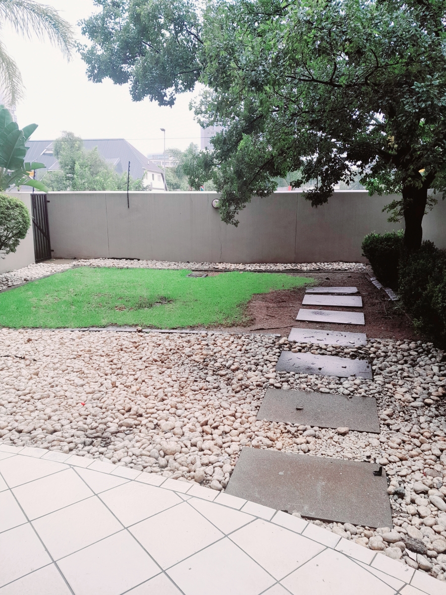 To Let 1 Bedroom Property for Rent in Sandown Gauteng