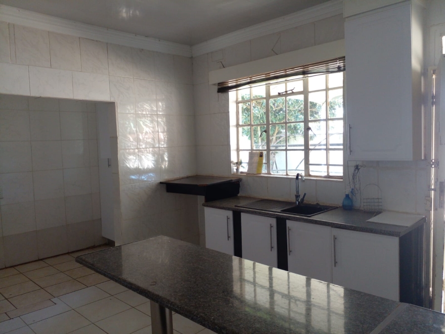 To Let 3 Bedroom Property for Rent in De Deur Gauteng