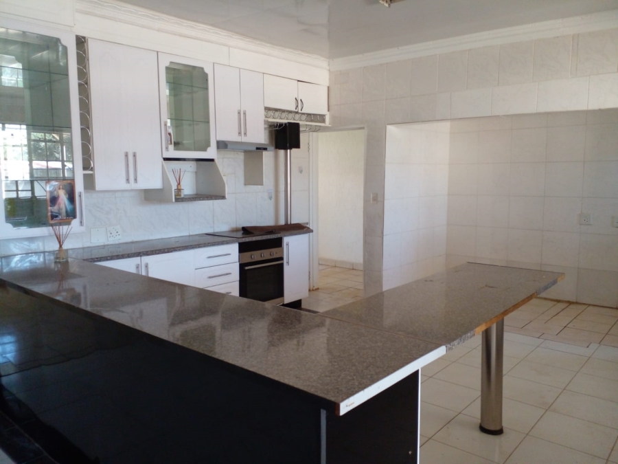 To Let 3 Bedroom Property for Rent in De Deur Gauteng