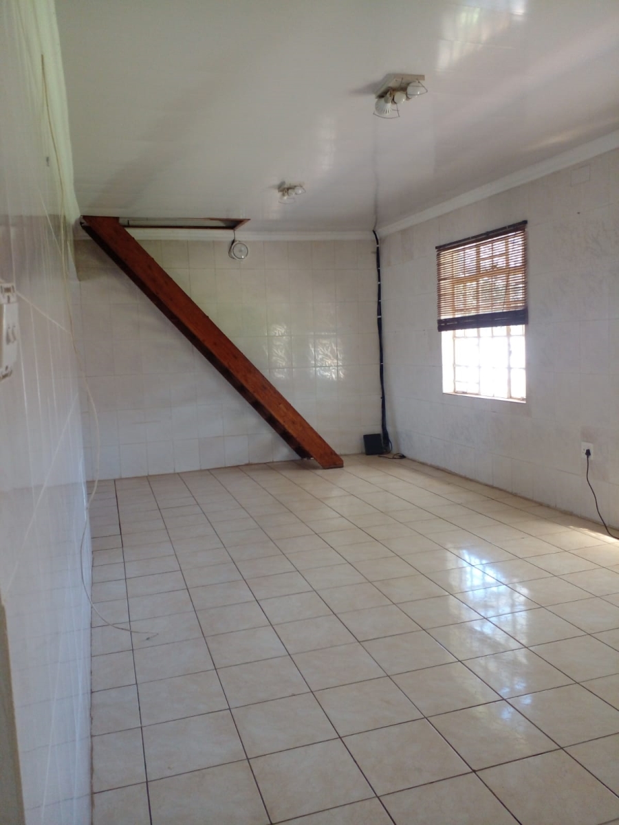 To Let 3 Bedroom Property for Rent in De Deur Gauteng