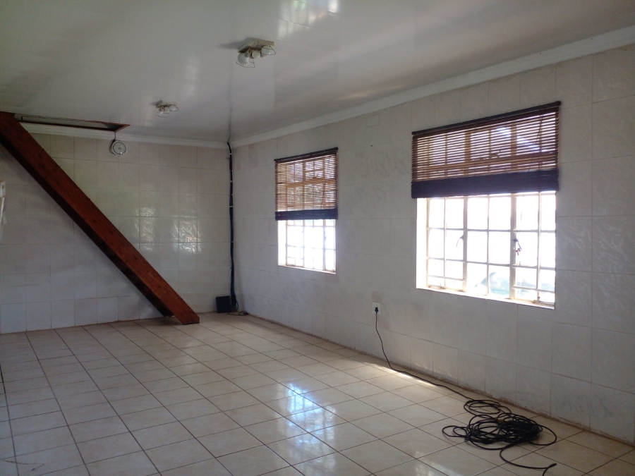 To Let 3 Bedroom Property for Rent in De Deur Gauteng