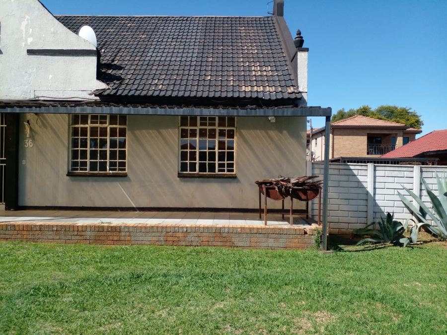 To Let 3 Bedroom Property for Rent in De Deur Gauteng