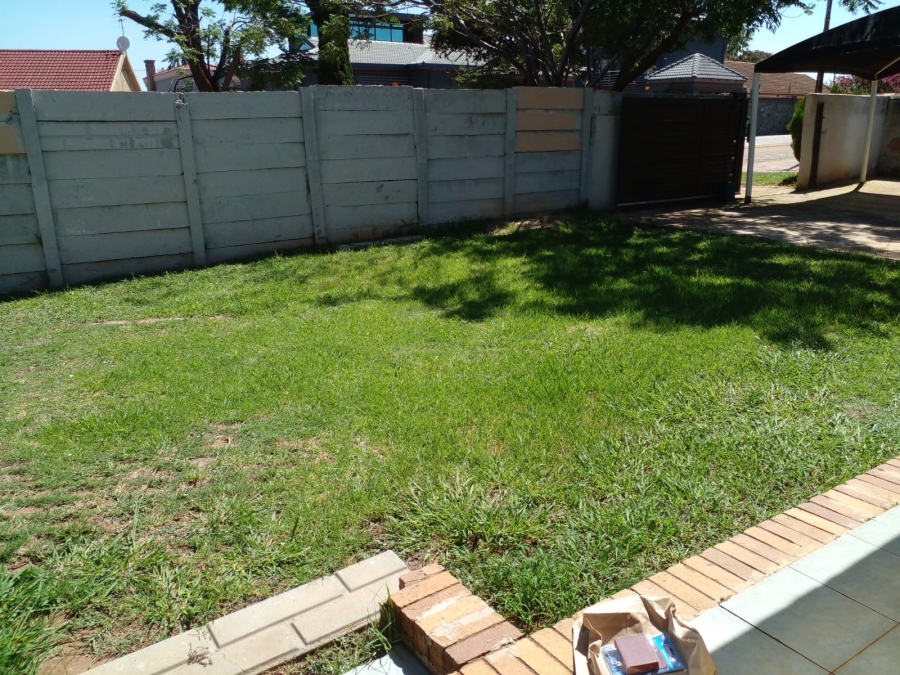 To Let 3 Bedroom Property for Rent in De Deur Gauteng