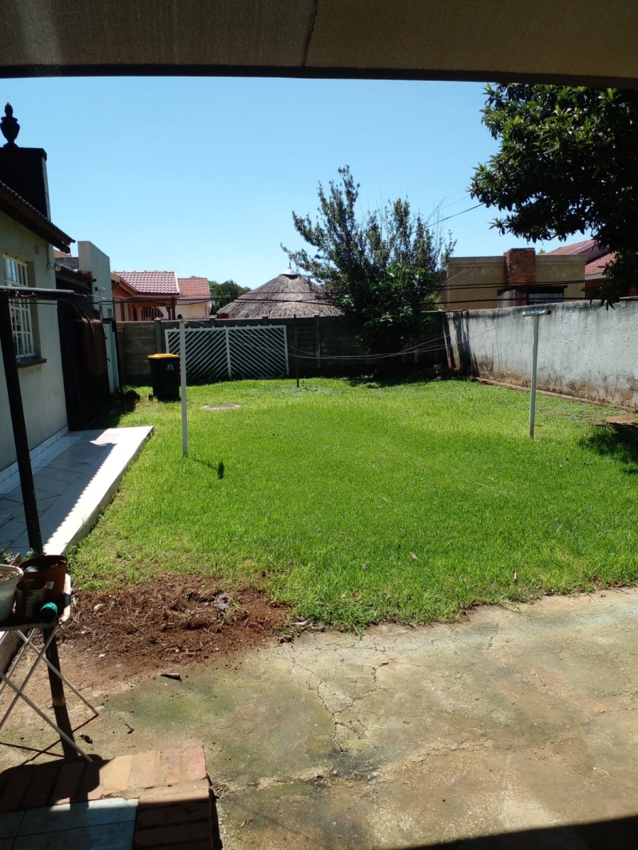 To Let 3 Bedroom Property for Rent in De Deur Gauteng