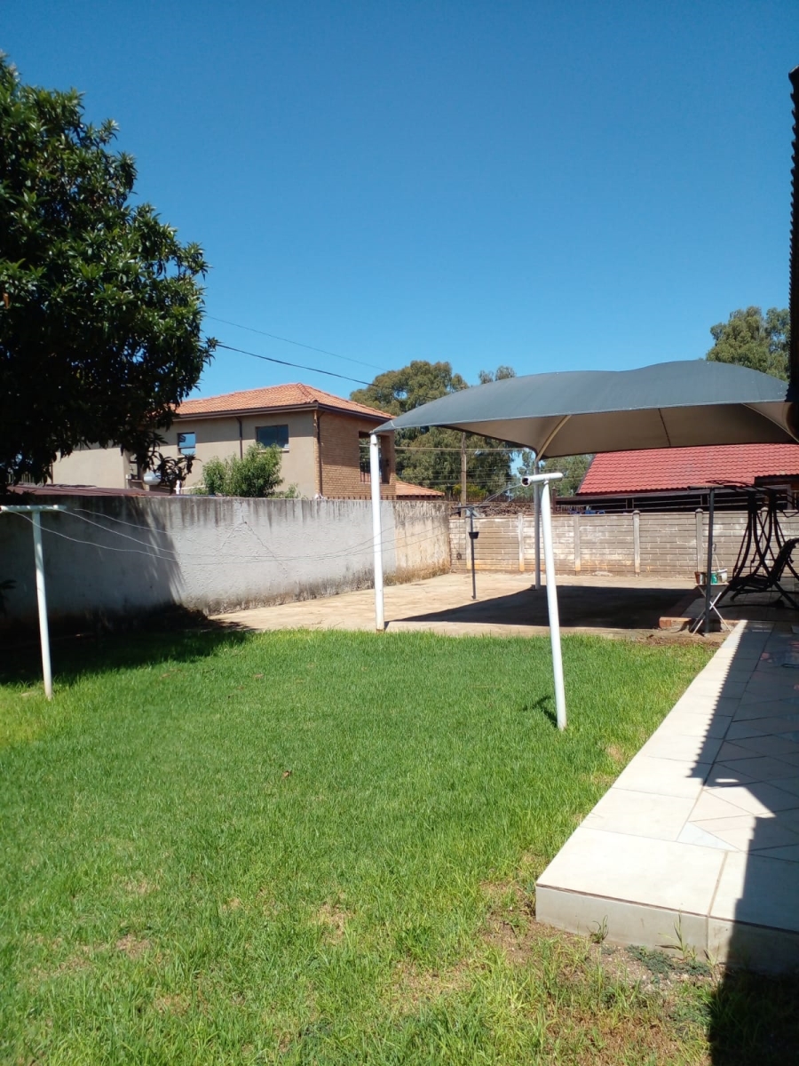 To Let 3 Bedroom Property for Rent in De Deur Gauteng