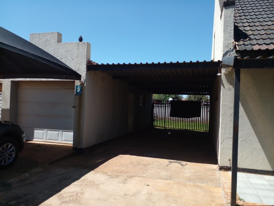 To Let 3 Bedroom Property for Rent in De Deur Gauteng