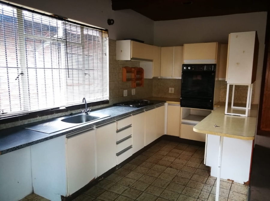 To Let 1 Bedroom Property for Rent in Glen Austin Gauteng