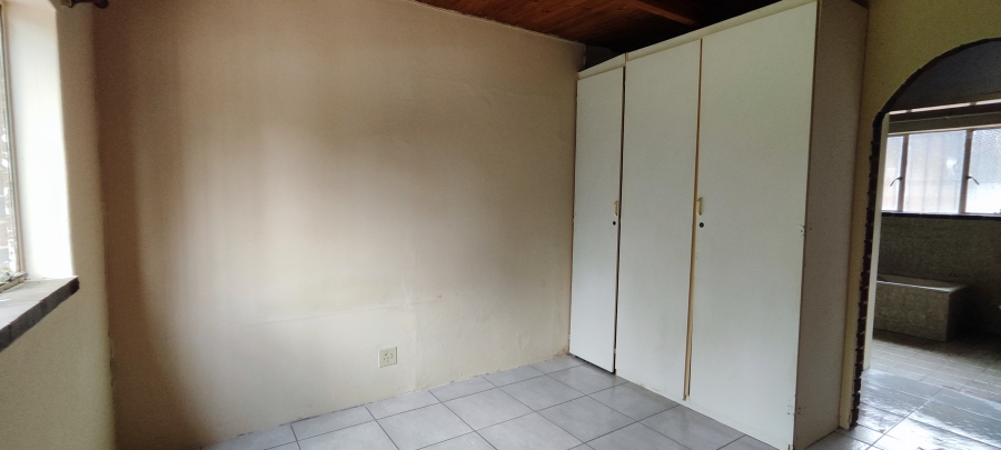 To Let 1 Bedroom Property for Rent in Glen Austin Gauteng