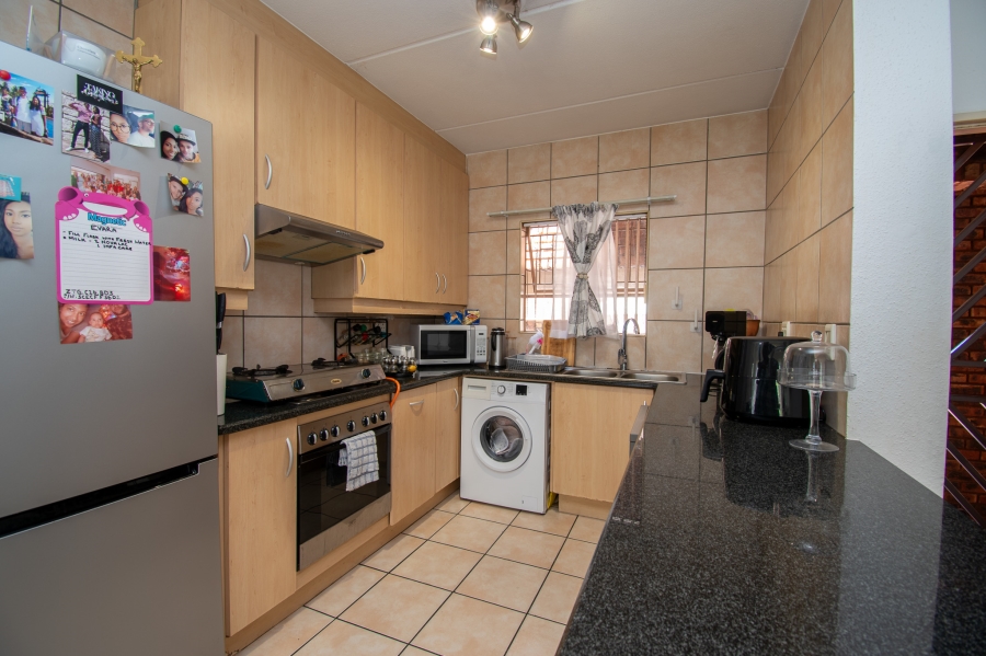 3 Bedroom Property for Sale in Verwoerdpark Gauteng