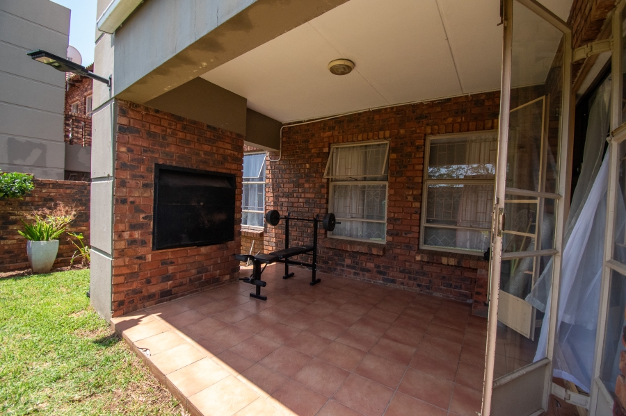 3 Bedroom Property for Sale in Verwoerdpark Gauteng