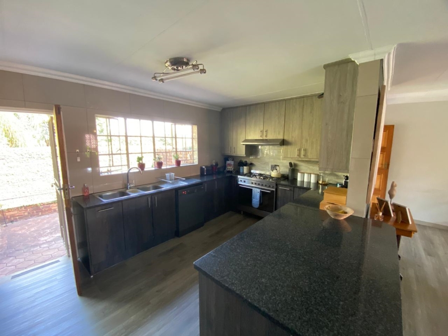 To Let 3 Bedroom Property for Rent in Garsfontein Gauteng