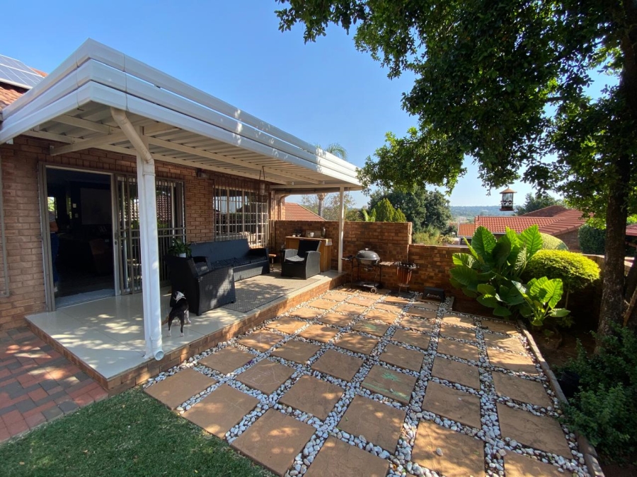 To Let 3 Bedroom Property for Rent in Garsfontein Gauteng