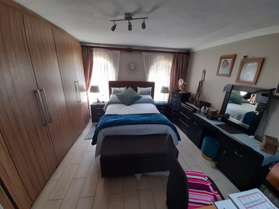 To Let 3 Bedroom Property for Rent in Garsfontein Gauteng