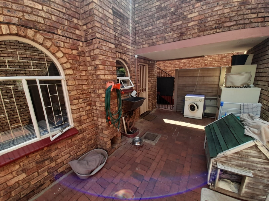 To Let 3 Bedroom Property for Rent in Garsfontein Gauteng