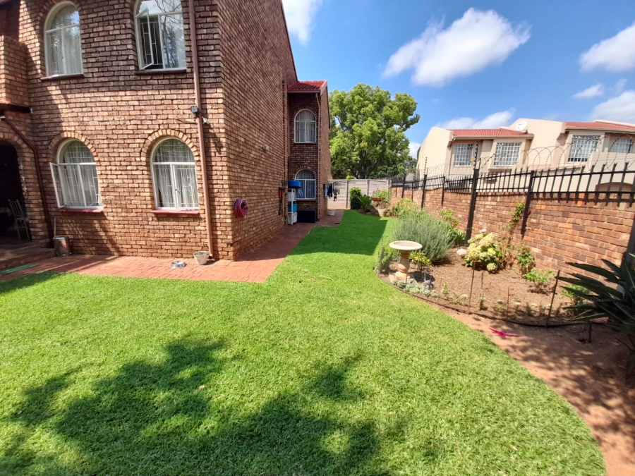 To Let 3 Bedroom Property for Rent in Garsfontein Gauteng