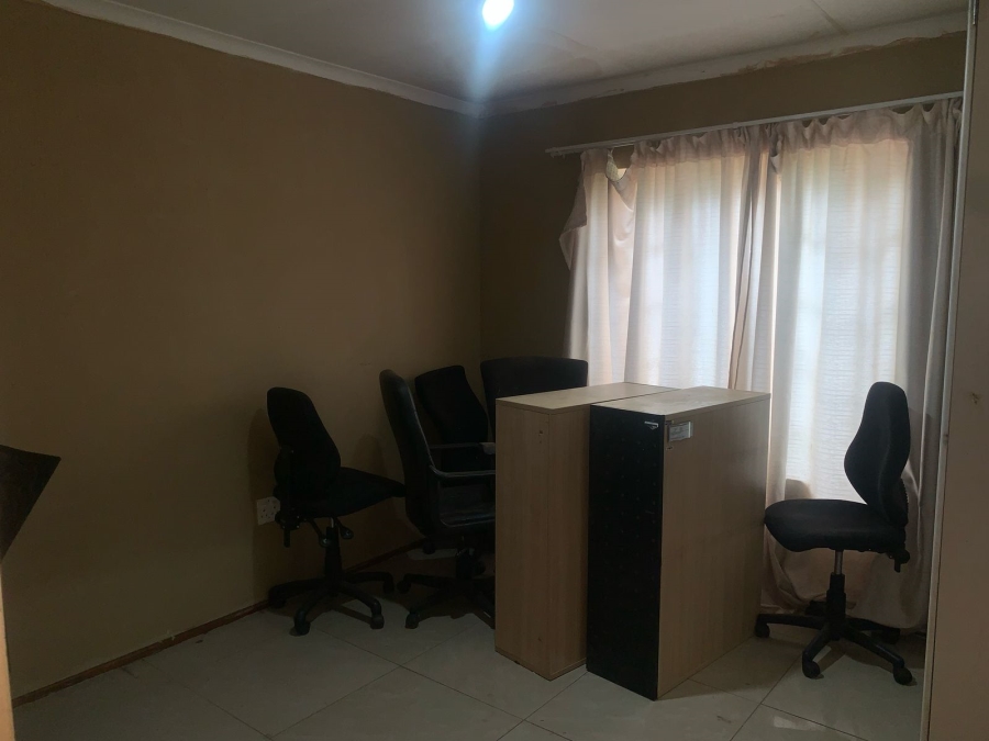 3 Bedroom Property for Sale in Radiokop Gauteng