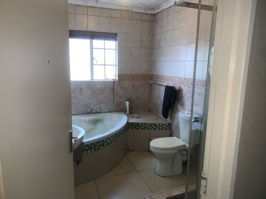 3 Bedroom Property for Sale in Radiokop Gauteng