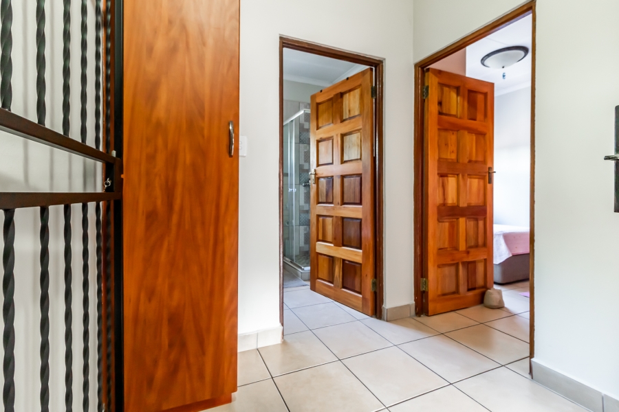 2 Bedroom Property for Sale in Bergtuin Gauteng