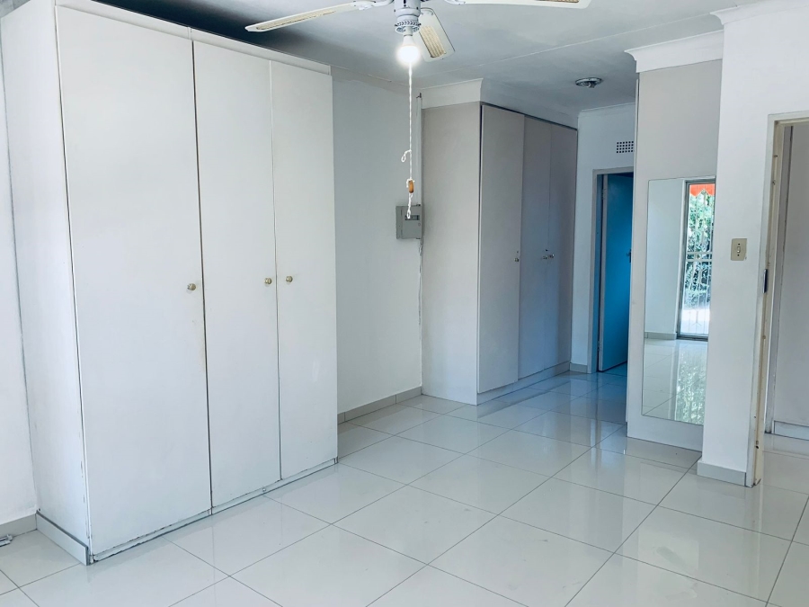 2 Bedroom Property for Sale in Buccleuch Gauteng