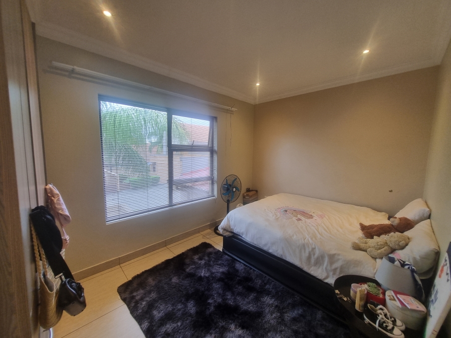 To Let 3 Bedroom Property for Rent in Equestria Gauteng