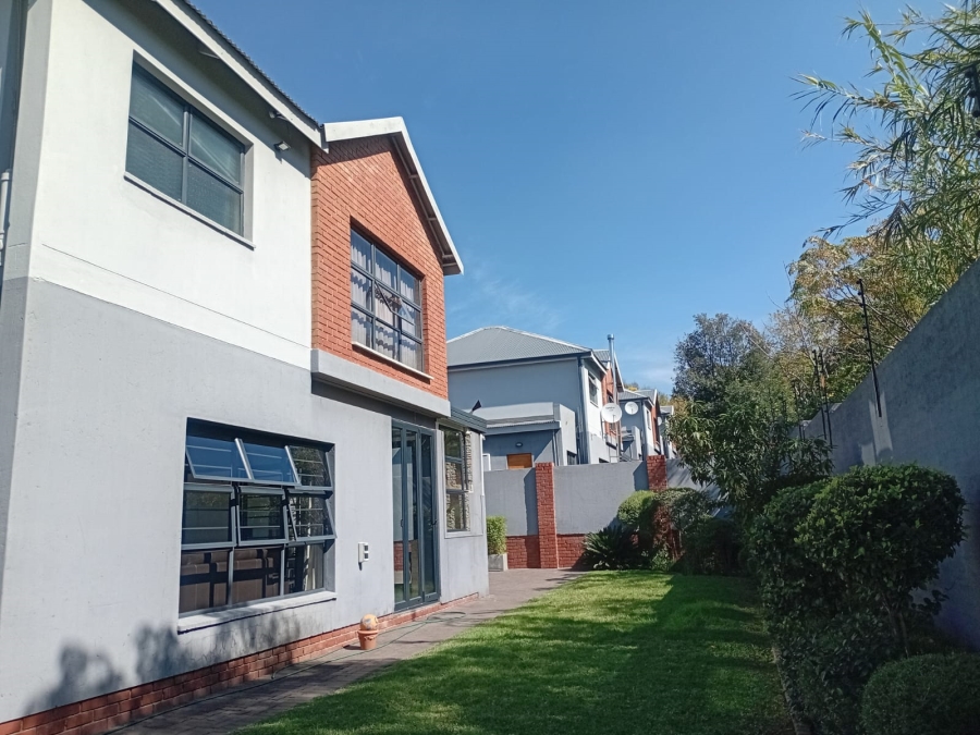 4 Bedroom Property for Sale in Ferndale Gauteng