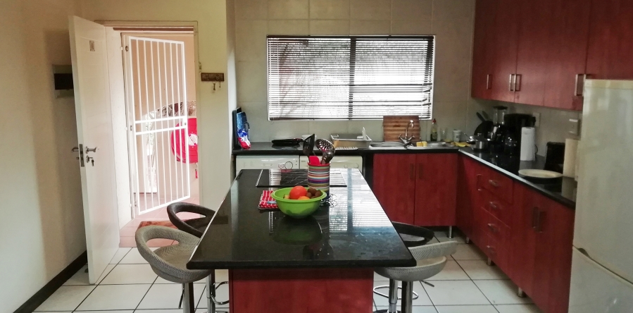 To Let 2 Bedroom Property for Rent in Sunninghill Gauteng