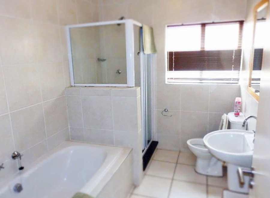 To Let 2 Bedroom Property for Rent in Sunninghill Gauteng