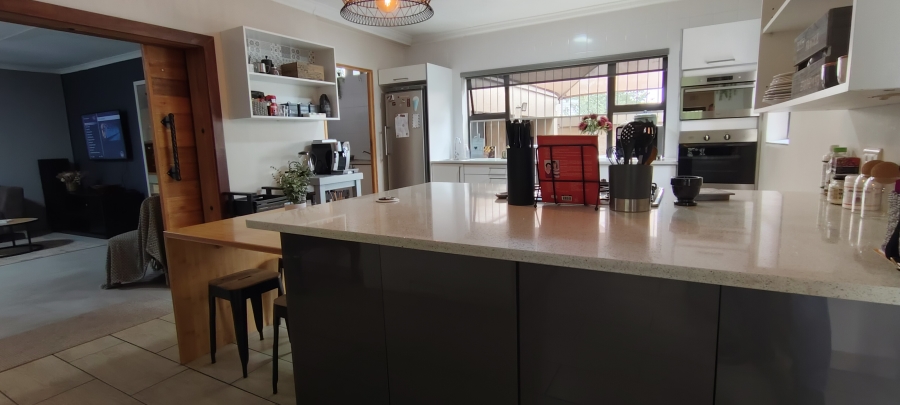 4 Bedroom Property for Sale in Verwoerdpark Gauteng