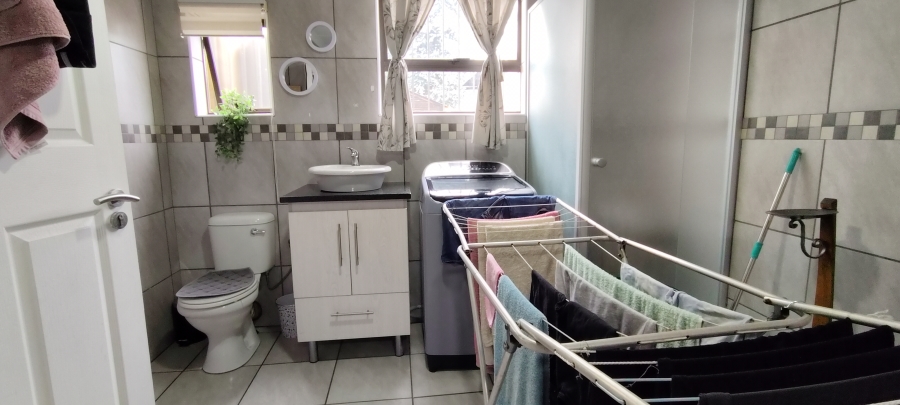 4 Bedroom Property for Sale in Verwoerdpark Gauteng