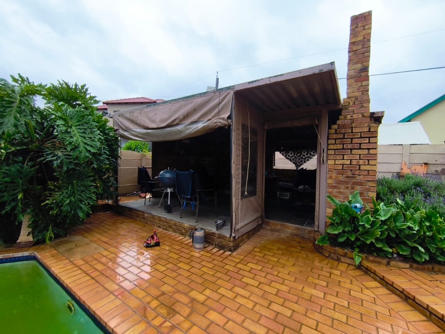 5 Bedroom Property for Sale in Verwoerdpark Gauteng