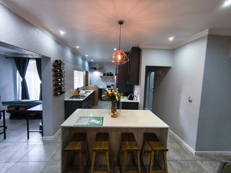 4 Bedroom Property for Sale in Verwoerdpark Gauteng