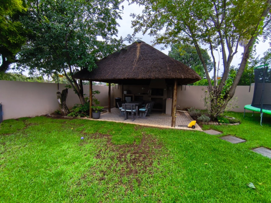 4 Bedroom Property for Sale in Verwoerdpark Gauteng