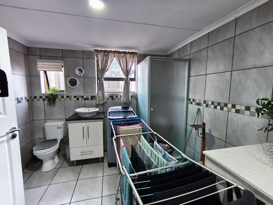 4 Bedroom Property for Sale in Verwoerdpark Gauteng