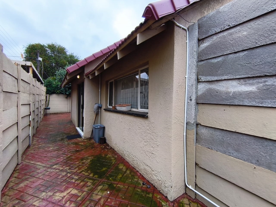 4 Bedroom Property for Sale in Verwoerdpark Gauteng