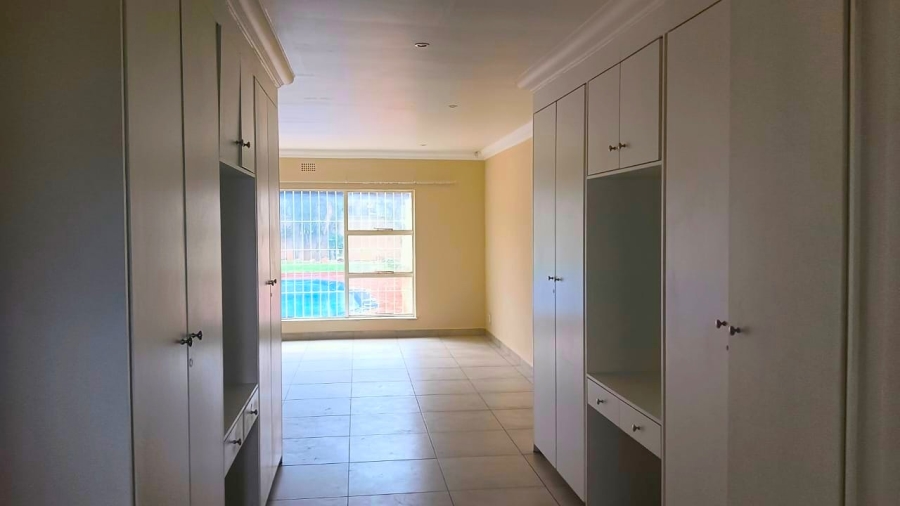 8 Bedroom Property for Sale in Van Riebeeck Park Gauteng