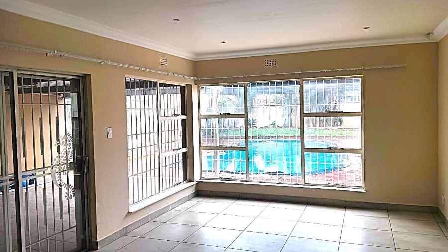 8 Bedroom Property for Sale in Van Riebeeck Park Gauteng