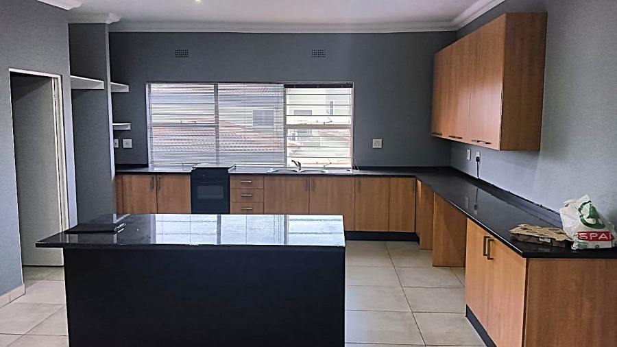 8 Bedroom Property for Sale in Van Riebeeck Park Gauteng