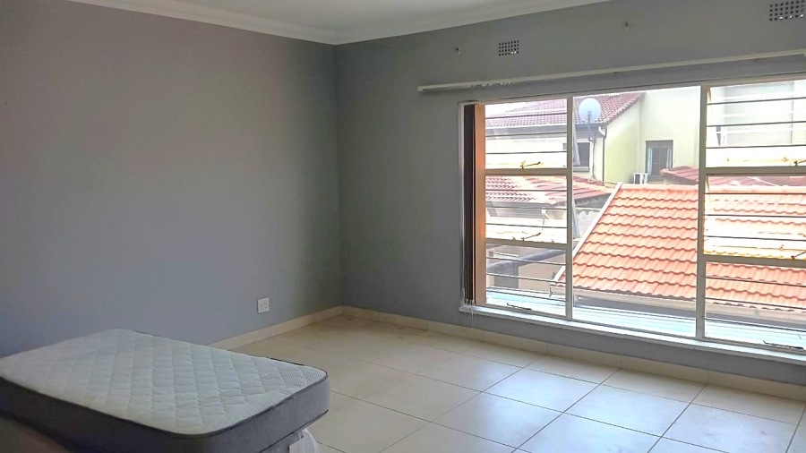 8 Bedroom Property for Sale in Van Riebeeck Park Gauteng