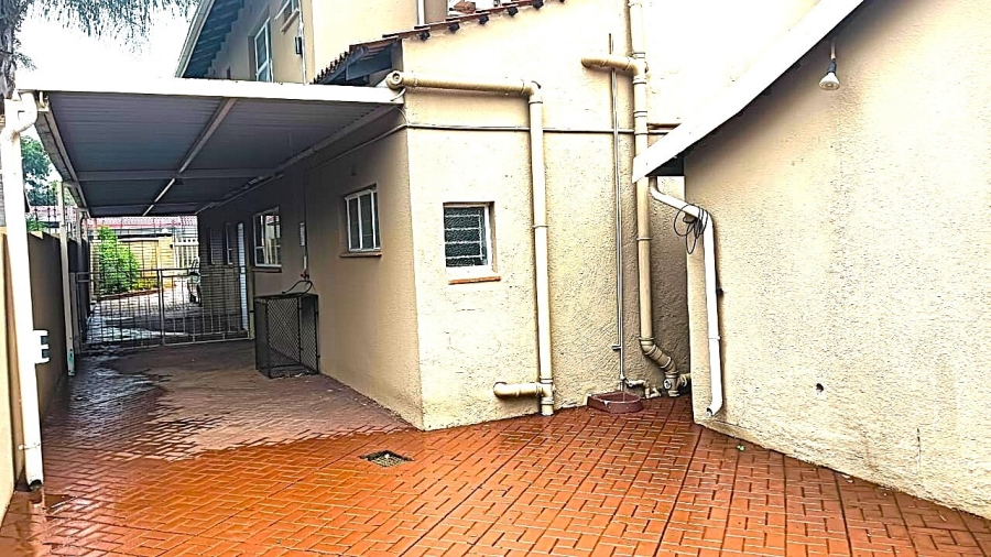 8 Bedroom Property for Sale in Van Riebeeck Park Gauteng