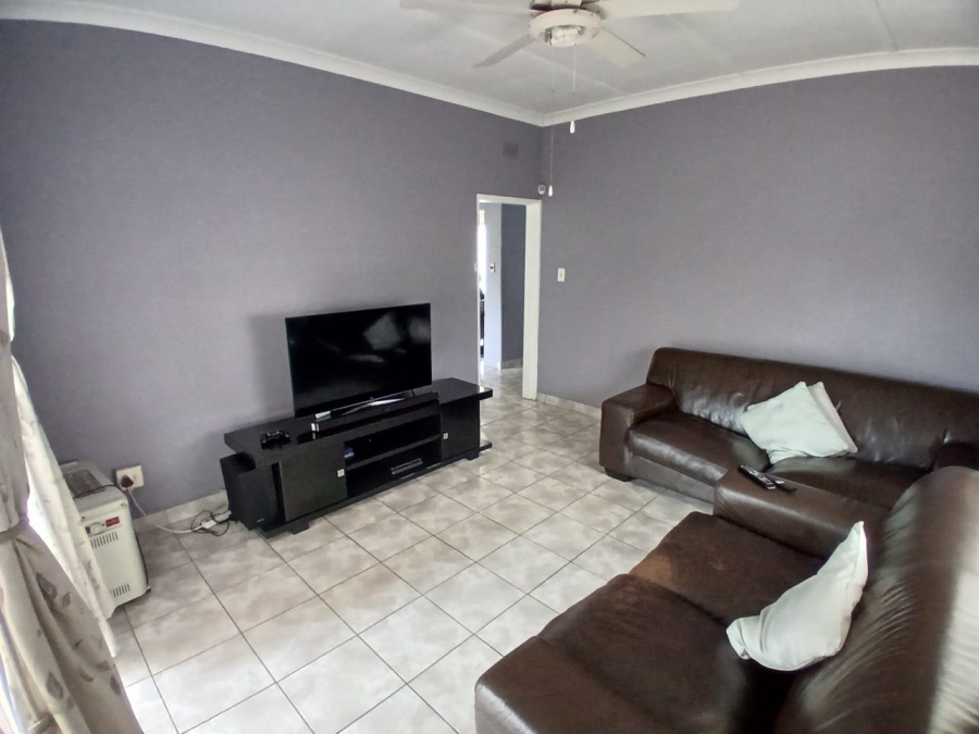 To Let 3 Bedroom Property for Rent in Moregloed Gauteng