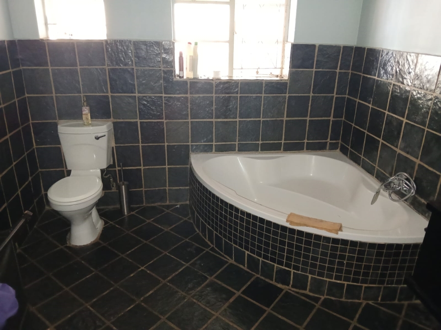 To Let 3 Bedroom Property for Rent in Moregloed Gauteng