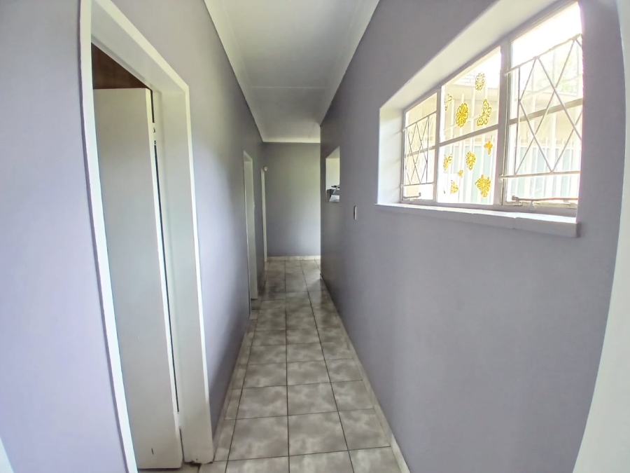 To Let 3 Bedroom Property for Rent in Moregloed Gauteng