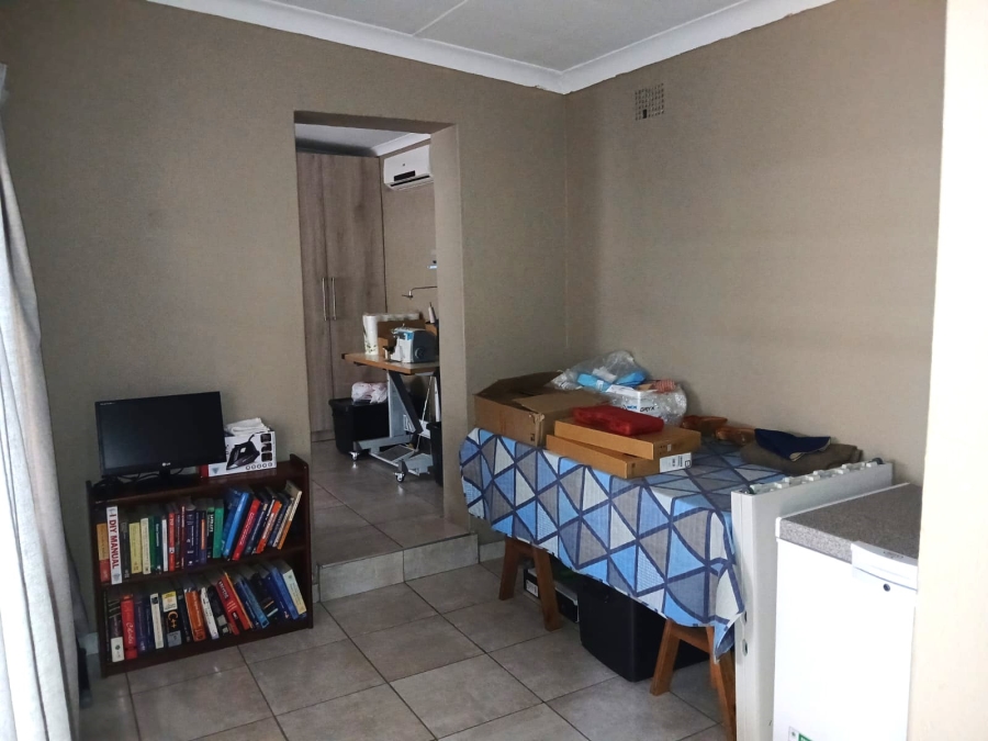 To Let 3 Bedroom Property for Rent in Moregloed Gauteng