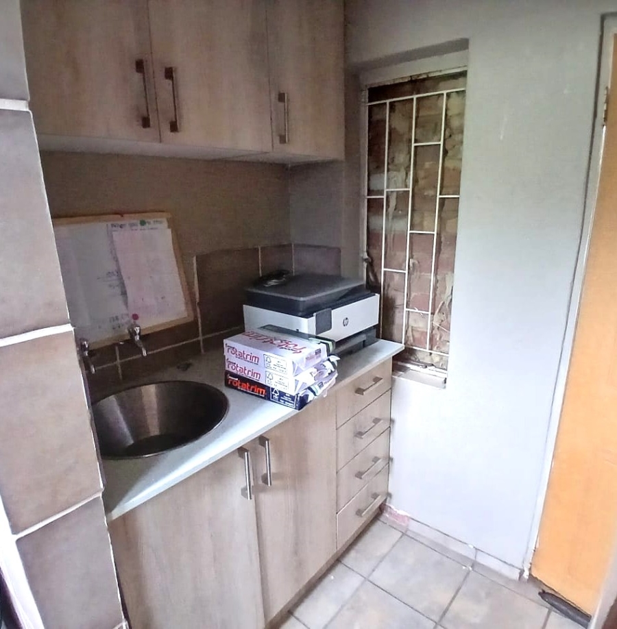 To Let 3 Bedroom Property for Rent in Moregloed Gauteng