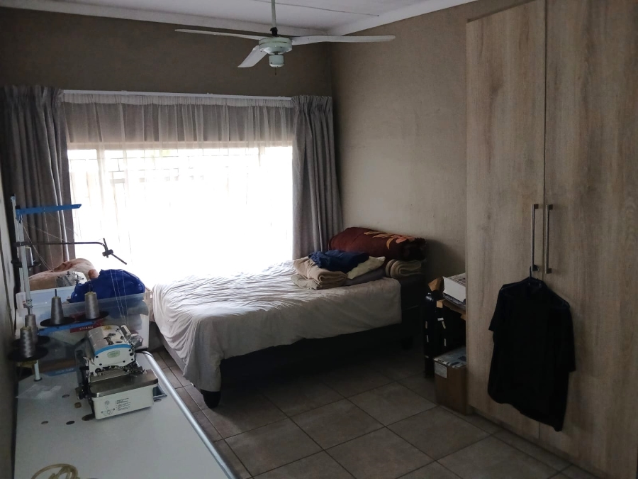 To Let 3 Bedroom Property for Rent in Moregloed Gauteng